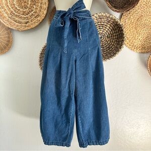 Universal Thread High-Rise Wide-Leg Cropped Belted Denim Jeans. Size 8/29